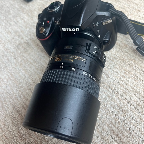 Nikon D3300 + 2 lenses and battery pack with batteries - Picture 1 of 6